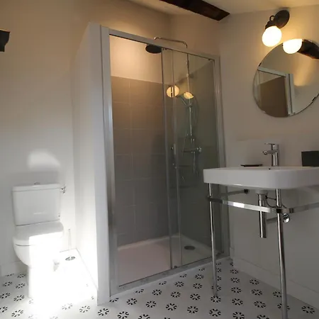 Charme Et Calme A 2 Pas Du Chateau De ! 아파트 베흑사이으